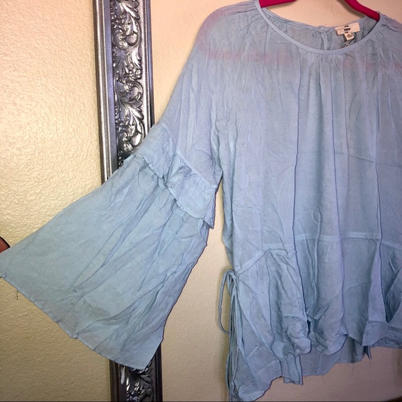 Flowy Blue Bell Sleeve Blouse - Picture 6 of 11